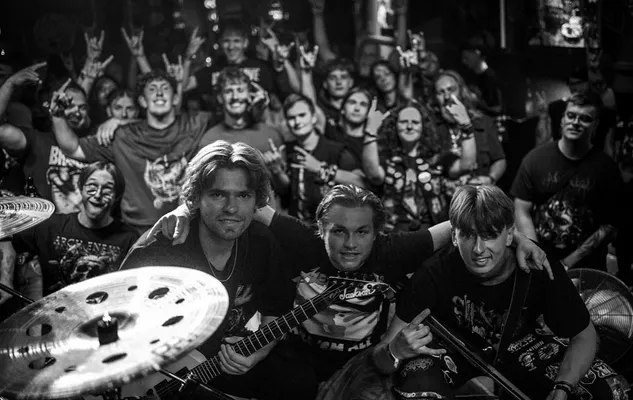 Distant Shadow - Galerie 26