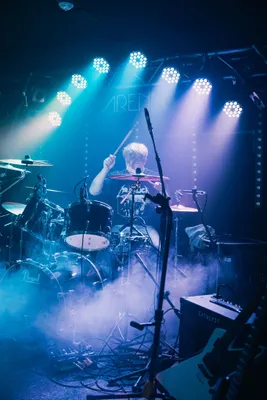 Distant Shadow - Galerie 27